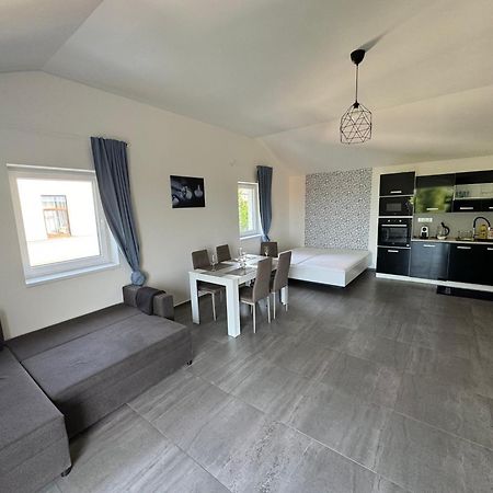 Apartman Byt 75M2 Klid Priroda Pro Rodinu Praga Exterior foto